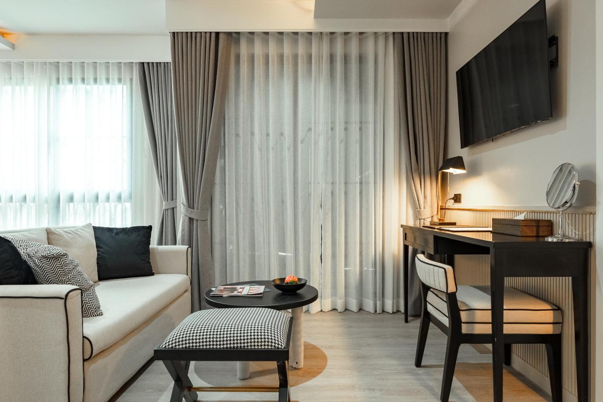 Chateau Du Village Patong 外观 照片